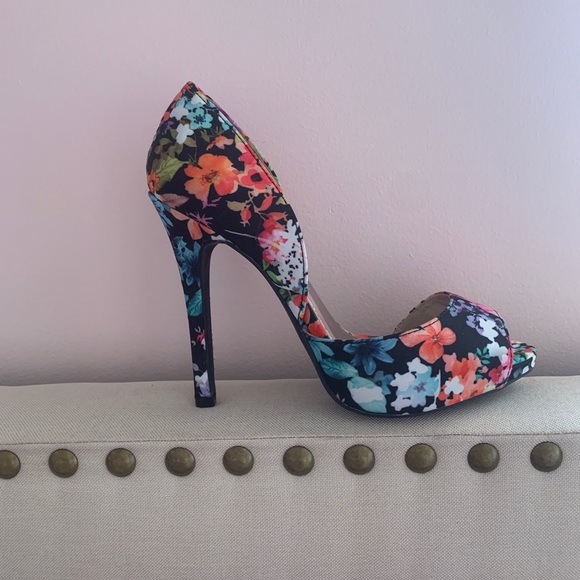 Charlotte Russo Heels size 8 - Picture 2 of 3